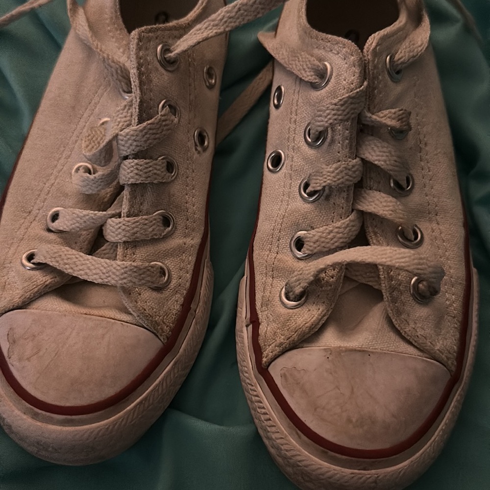 White converse - Picture 4 of 4